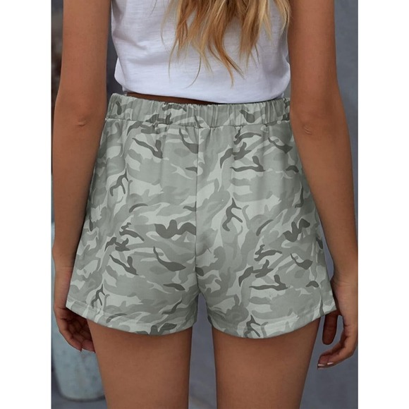 Women's Camo Print Drawstring High Waist Workout Track Shorts with Pockets - Picture 3 of 4